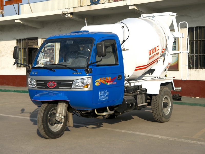 小型攪拌車(chē)剎車(chē)系統(tǒng)的保養(yǎng)內(nèi)容.jpg